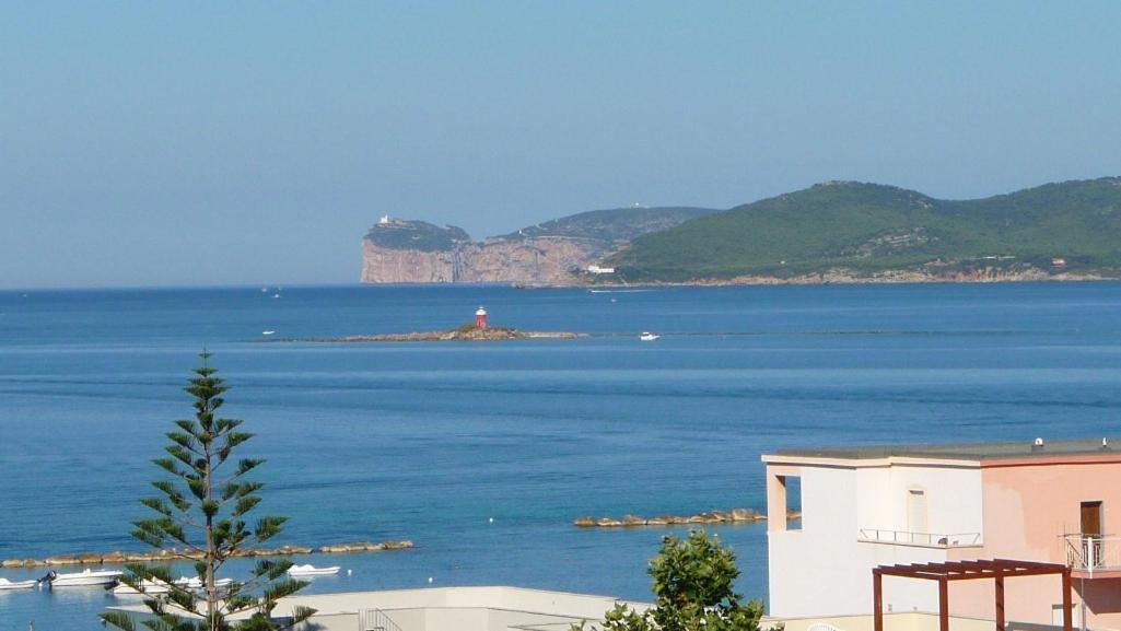 Royal Apartment Sea View Алгеро Екстериор снимка