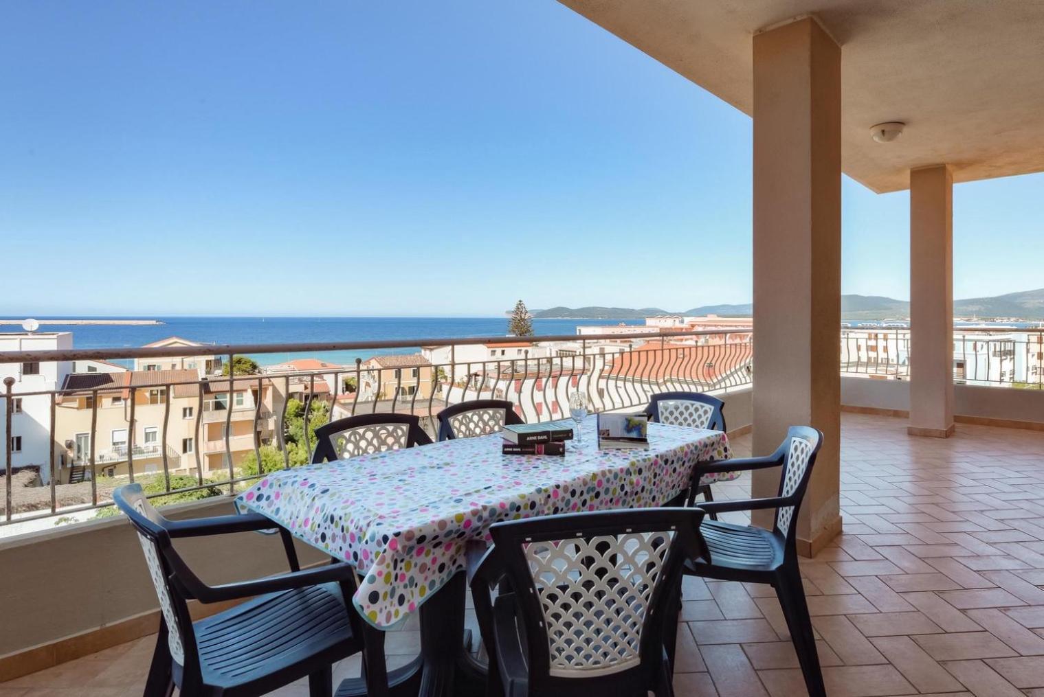 Royal Apartment Sea View Алгеро Екстериор снимка