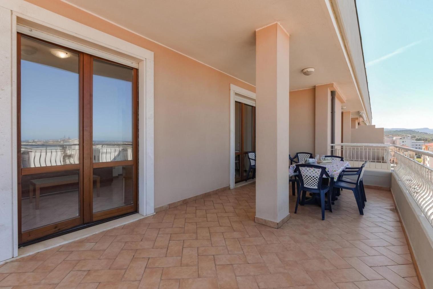 Royal Apartment Sea View Алгеро Екстериор снимка
