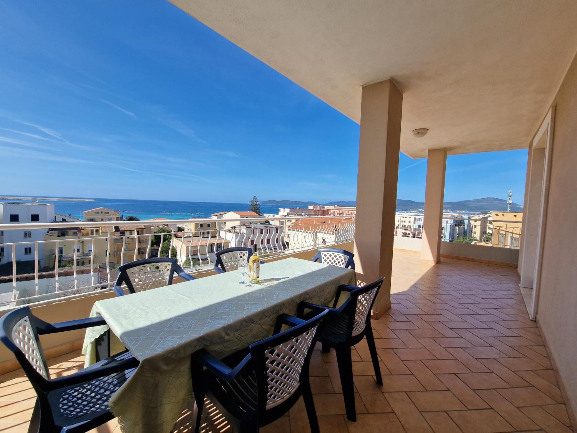 Royal Apartment Sea View Алгеро Екстериор снимка